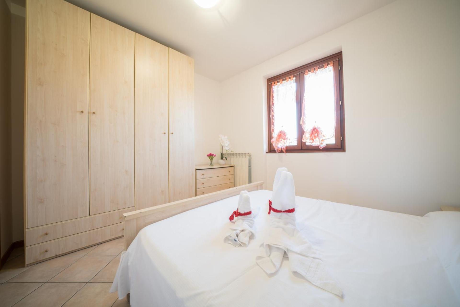 Gardappartamenti - Cascinale With Terrace Desenzano del Garda Eksteriør billede